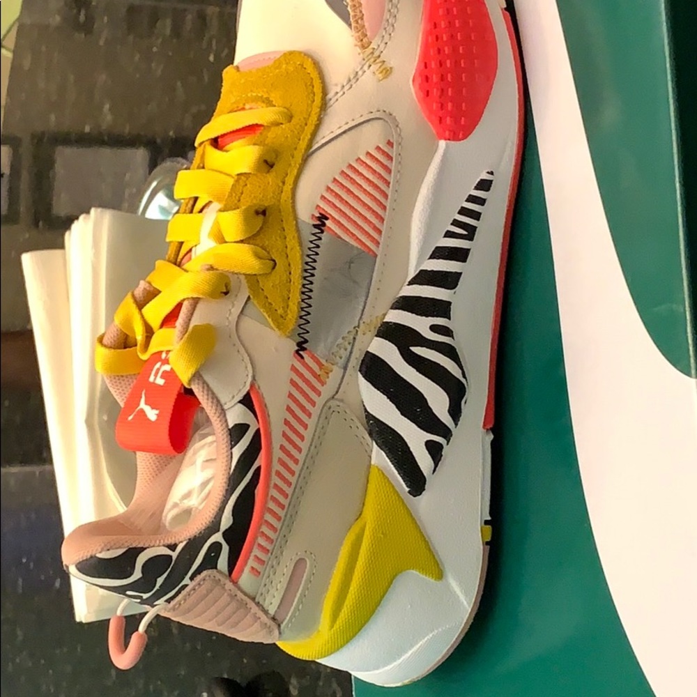 Sneakers